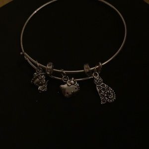Cat/hello kitty lover bangle